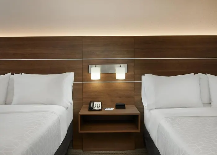 Holiday Inn Express Hotel & Suites Pensacola-West Navy Base By Ihg