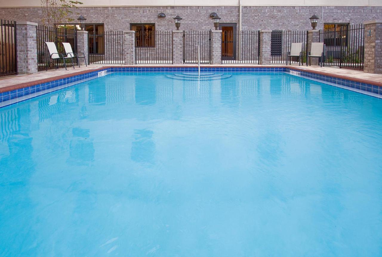 Hotel Express & Pensacola-west Navy Base By Ihg Beach Haven