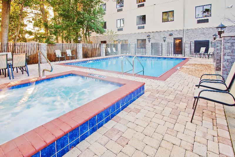 Express & Pensacola-west Navy Base By Ihg Beach Haven