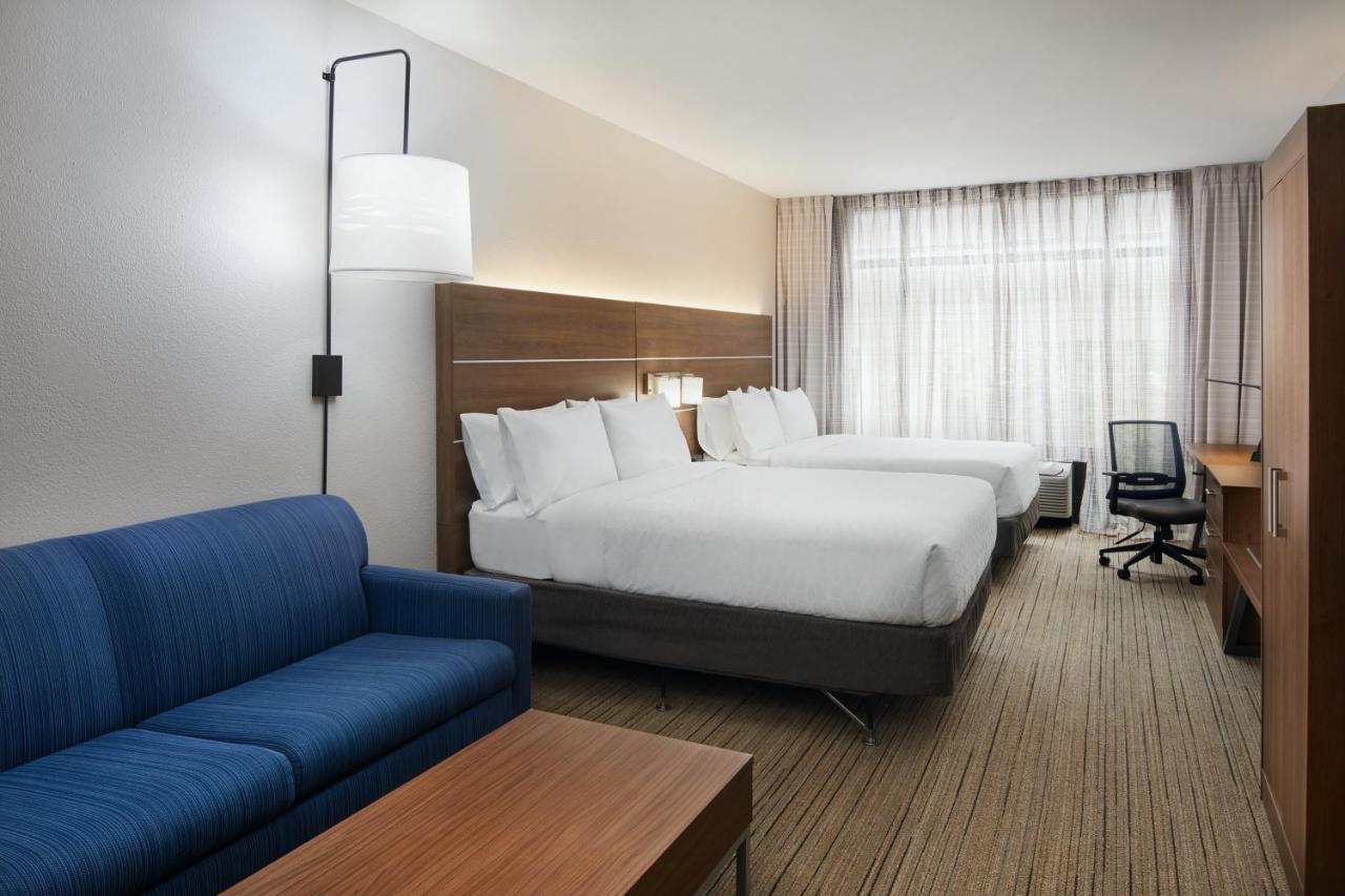 Holiday Express & Pensacola-west Navy Base By Ihg 3*