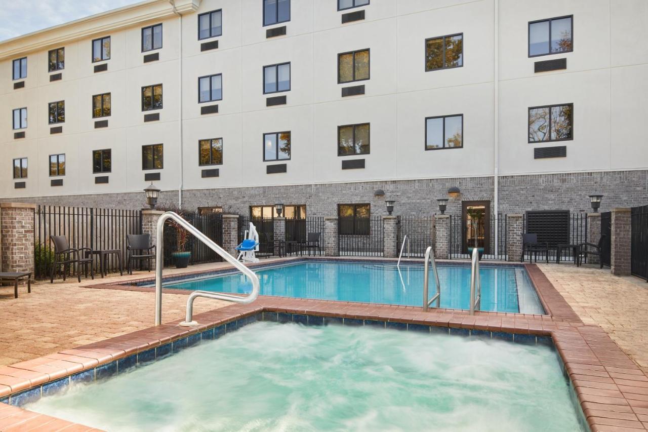 Holiday Express & Pensacola-west Navy Base By Ihg 3* Pensacola